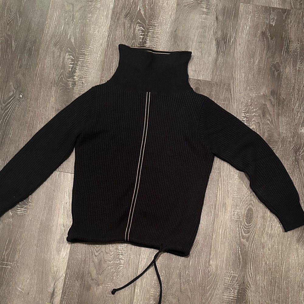 GORGEOUS Vintage Black Turtleneck Sweater